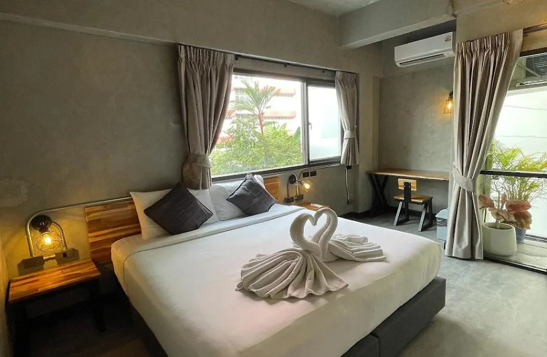Mad Monkey Bangkok (Adults Only)-1