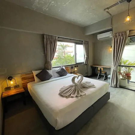 Mad Monkey Bangkok (Adults Only)-3